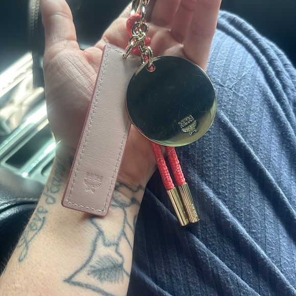 MCM light pink keychain - Picture 3 of 3
